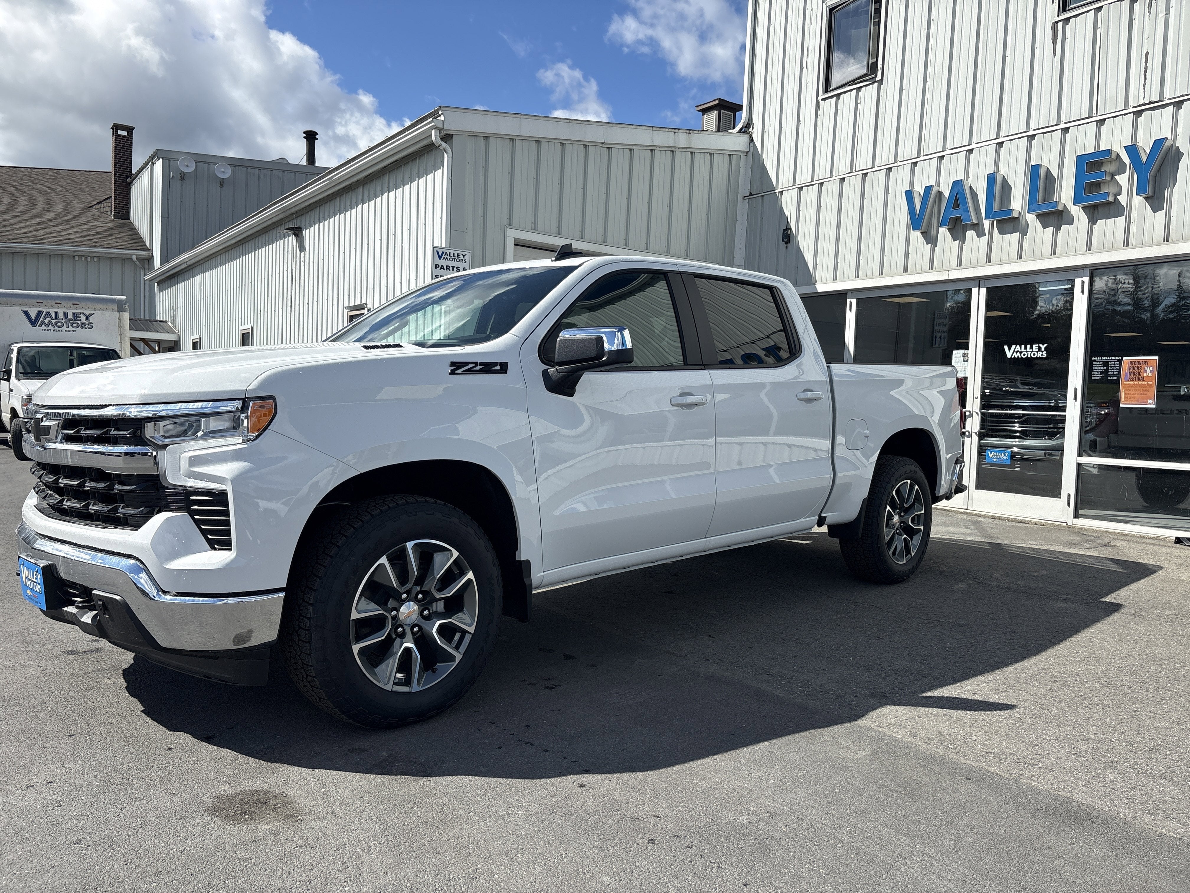 2025 Chevrolet Silverado 1500 LT