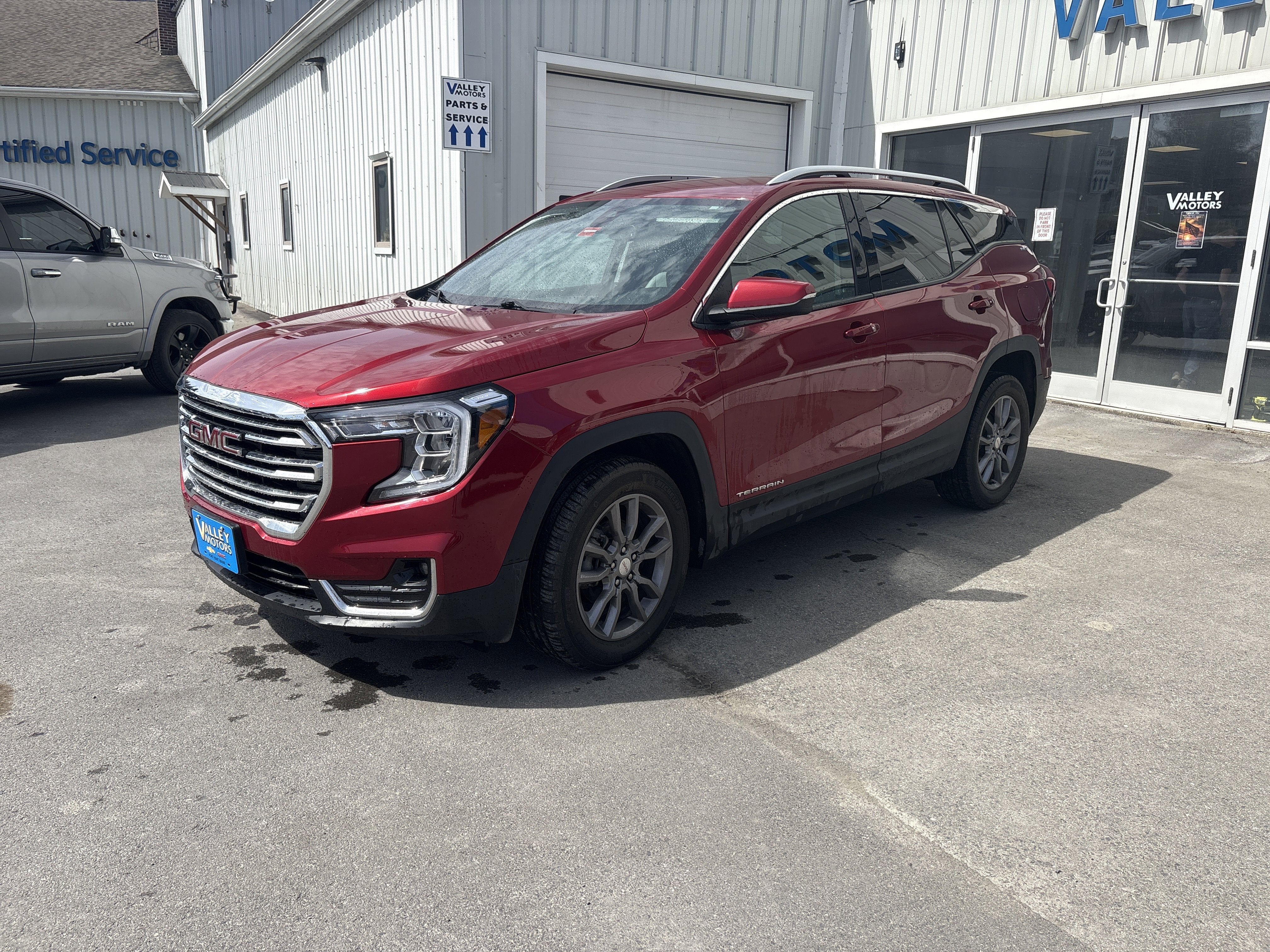 2023 GMC Terrain SLT